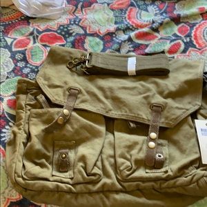 NWT TSDbrand army green messenger bag!